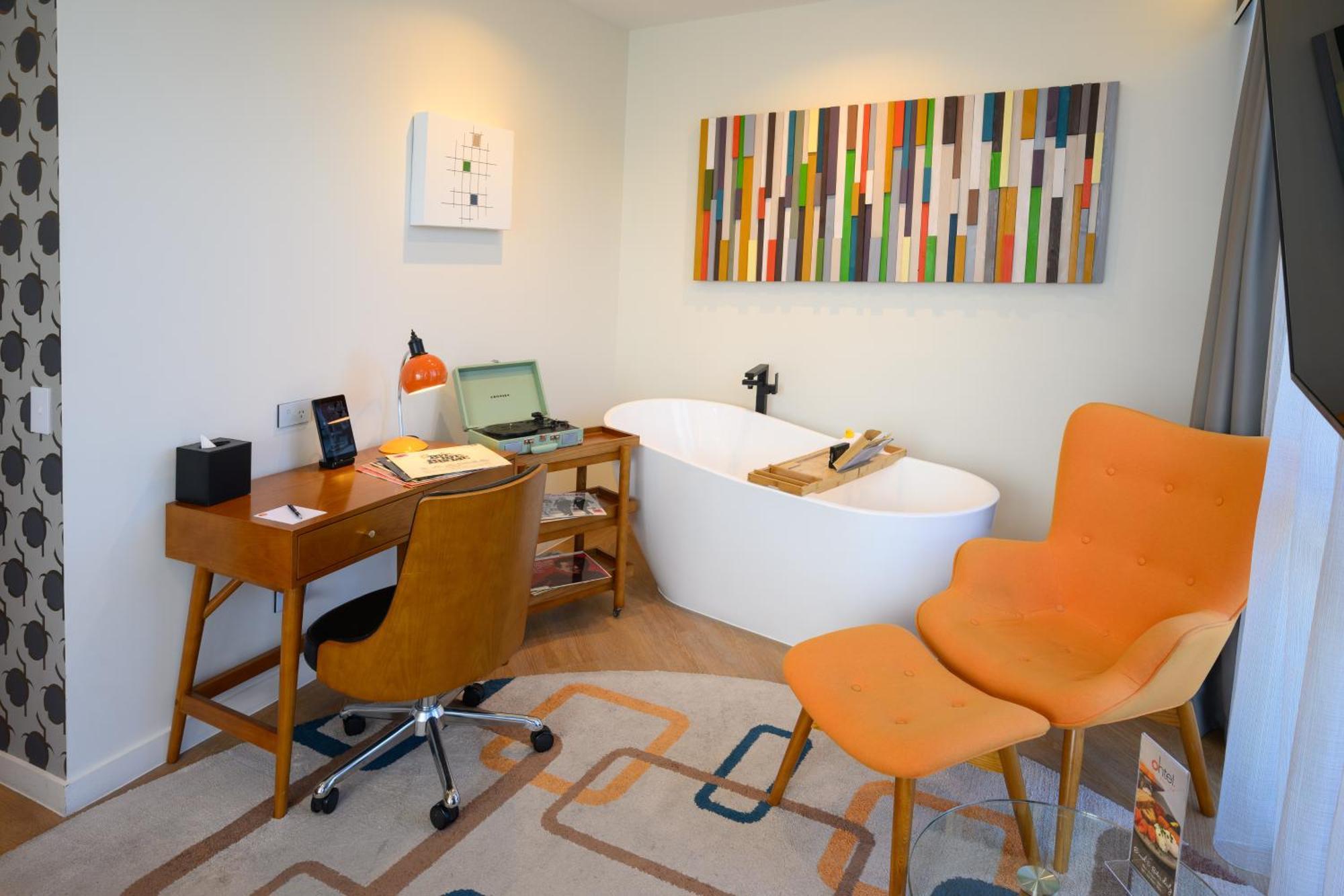 Ohtel Auckland Hotel Exterior foto A freestanding bathtub in a modern bathroom