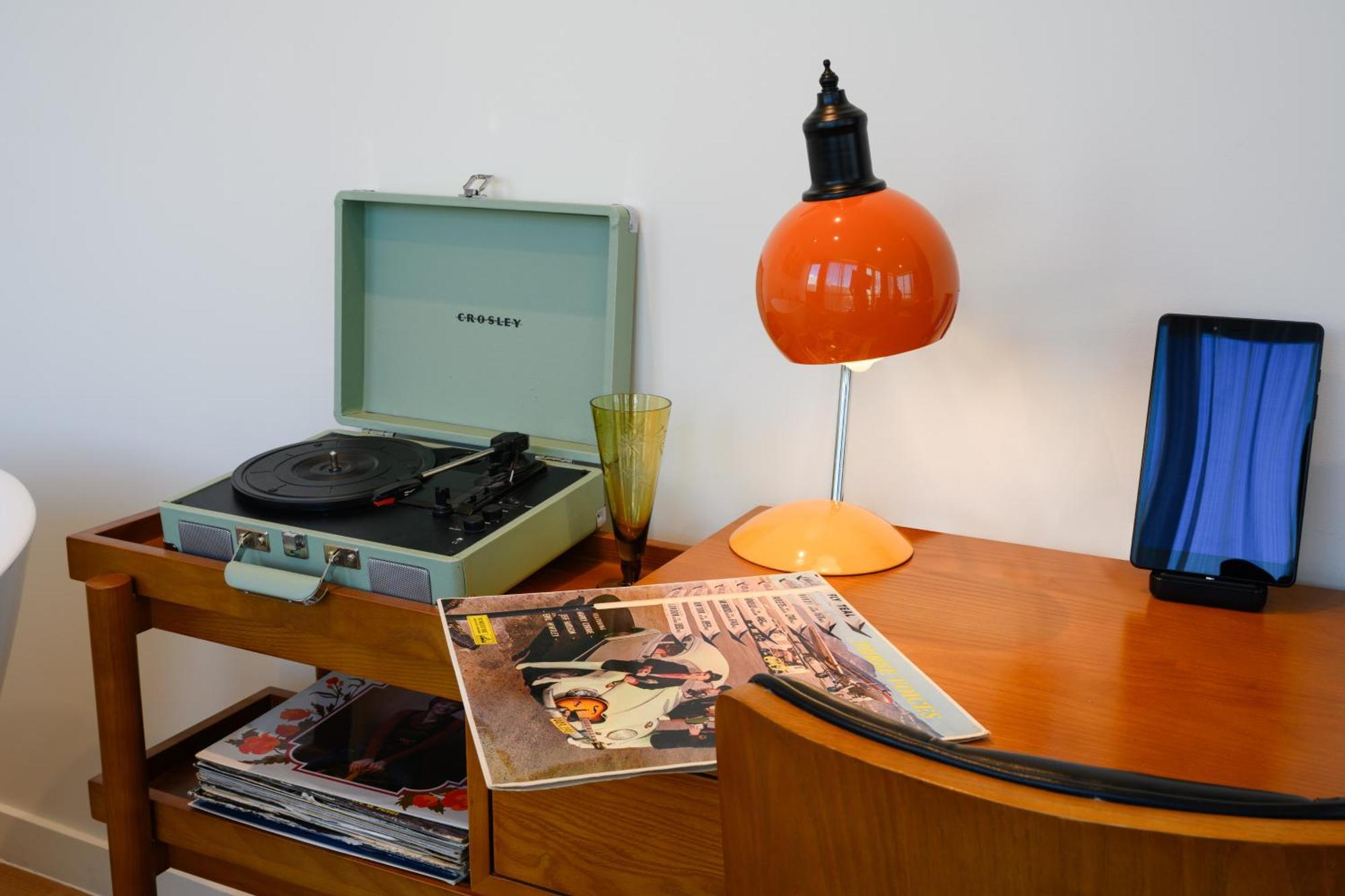 Ohtel Auckland Hotel Exterior foto A portable record player